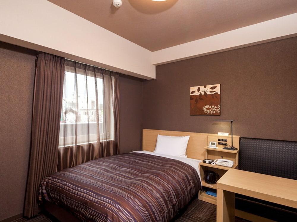 Toyoko Inn Higashi-Hiroshima Saijo Ekimae Exterior photo