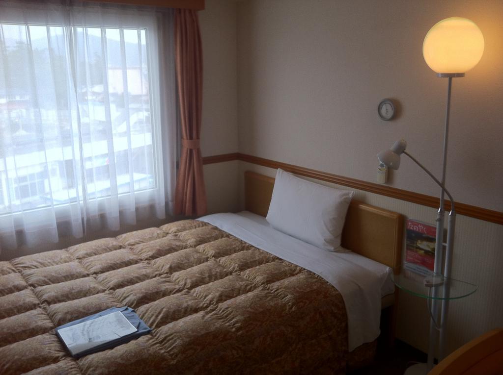 Toyoko Inn Higashi-Hiroshima Saijo Ekimae Exterior photo